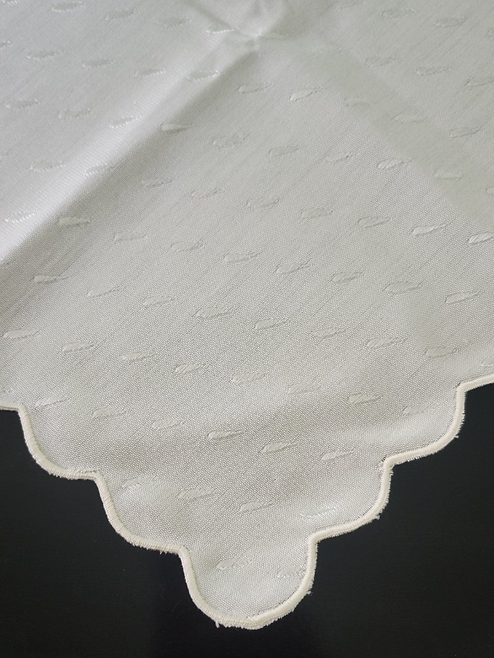 Scalloped Edge Tablecloth